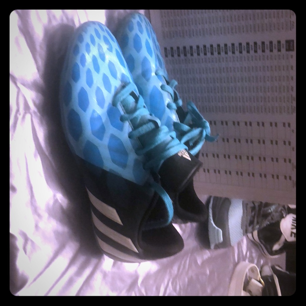 Adidas predito girls soccer cleats